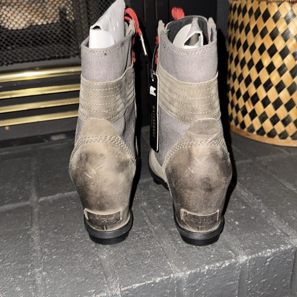 Sorel NWT Lexie Wedge Boot‎ - Womens, Quarry, 9.5 Discontinued hard to find - Picture 5 of 8